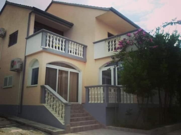Apartman Vukoja Pakostane 아파트 외부 사진